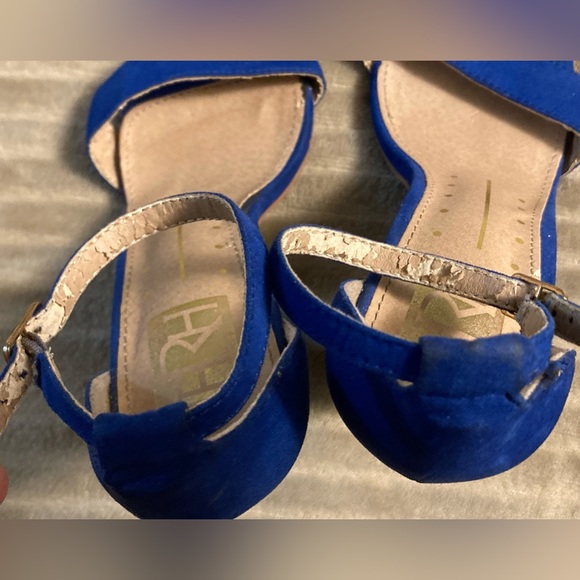 FRH Hazel Faux Suede Block Heels Floral Embroidered Open Toe Ankle Strap Sz 8.5 - Picture 10 of 16